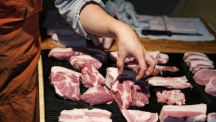 예약 대기만 1년…셰프·미식가 앞다퉈 찾는 돼지고기 맛집