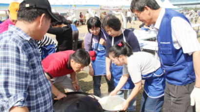 2010인분 비빔밥만들기 체험 ‘당진해나루 농축산물대축제’
