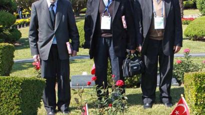 [사진] 유엔의 날 … 터키 참전 용사들 묘역 참배