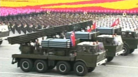 북 122mm 방사포는 '김정은 열병식'에 등장했던 무기