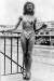 1946년 한 여성 모델이 비키니를 입은 모습. 당시에는 완벽한 제모가 일반적이지 않았다. [사진 버슬] 