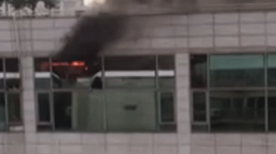 서울 화랑대역 인근 상가 불…6명 연기흡입, 100여명 대피(영상)