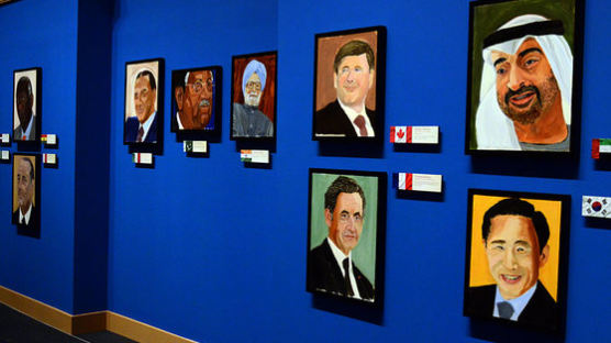 조지 W. 부시 전 美 대통령의 고백, “내가 이명박 초상화 그린 이유는…”
