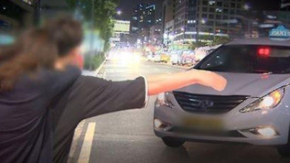“애인을 해달라”며 80km로 달리던 택시서 승객이 택시기사 성추행