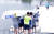 컬링 남자대표팀 선수들이16일 충북 충주 탄금호 국제조정경기장에서 보트를 옮기고 있다. [충주=프리랜서 김성태]