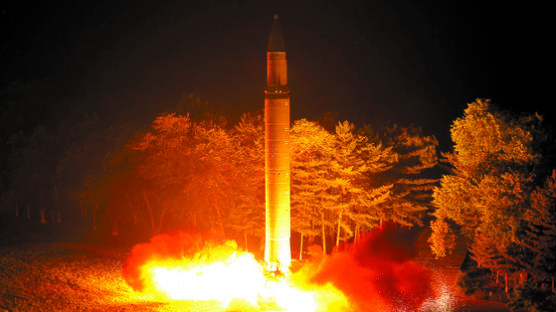 북한 "핵 억지력 강화하고, 대륙간 로켓 개발하는 것은 자기방어" 