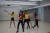 YG케이플러스의 교육생 수업에서 댄스 연습을 하는 모델 지망생들. [사진 YG케이플러스]