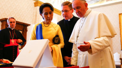 교황, 불교국가 미얀마 사상 첫 방문할 듯…연말 예정