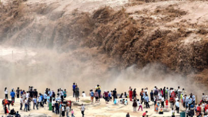 [사진] 중국 황허강 후커우 폭포, 폭우가 만든 장관