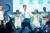 상하이에서 열린 행사에서 태극권을 선보이고 있는 트뤼도 캐나다 총리. [출처: 이매진 차이나]