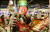 지난 22일 롯데마트 베트남법인 남사이공점에서 현지 고객들이 쇼핑을 즐기고 있다. 장주영 기자 