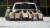 미 텍사스 휴스턴 주민들이 27일(현지시간) 허리케인 '하비'에 의해 물에 잠긴 차량을 안전지대로 옮기는 것을 돕고 있다.[AP=연합뉴스]