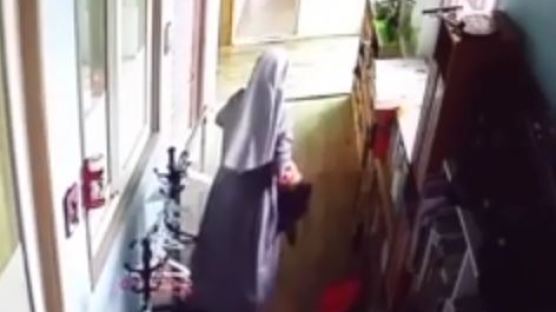 수녀 원장이 두살배기 원생 뺨때리고 바닥에 내쳐…경찰 추가 피해 수사