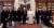 지난 5월 24일 교황청에서 프란치스코 교황과 접견한 후 기념사진을 찍은 도널드트럼프 미국 대통령과 그의 측근들. 사진=데일리메일 캡처