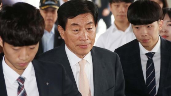 법원 "원세훈, 국정원법·선거법 위반"…징역 4년 선고