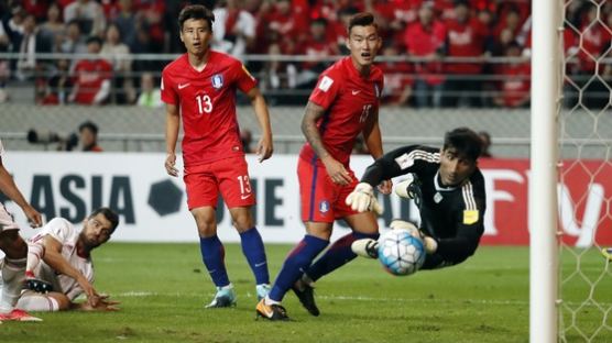 '슈팅 3개' 한국, 월드컵 최종예선 이란과 전반 득점 없이 비겨