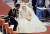 1981년 7월 29일 영국 런던의 세인트 폴 대성당 (St. Paul ‘s Cathedral) 에서 열린 결혼식에서 다이애나와 찰스 왕세자가 이야기 나누고 있다.[AP=연합뉴스]