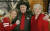2002년 3억1500만달러 복권에 당첨된 잭 휘태커(가운데)가 아내 주웰(오른쪽), 손녀 브랜디 브래그와 함께 NBC-TV의 '투데이 쇼'에 출연해 포즈를 취하고 있다. [AP=연합뉴스]
