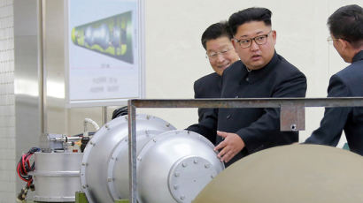 靑 "북한 지진, 6차 핵실험 추정 가능…文, 1시 30분 NSC 소집