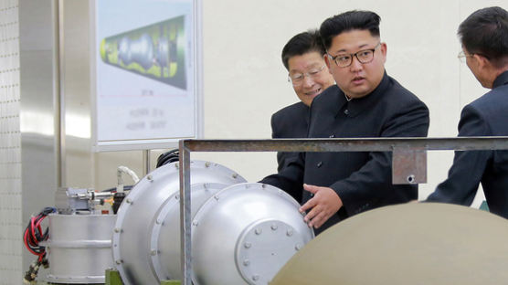 북한 “더 높은단계 핵무기 연구제작…ICBM 장착할 수소탄” 
