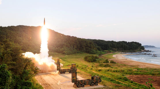 [속보] 軍, 동해안서 미사일 발사 훈련…북핵도발 무력대응 시위