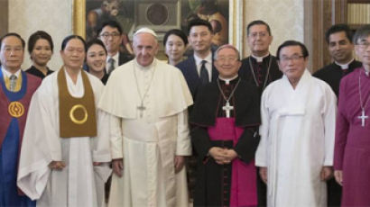 프란치스코 교황 “한국인 평화·화해 위해 기도”