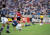 1998 프랑스월드컵 일본과의 원정경기에서 결승골을 터뜨리는 이민성(가운데). [중앙포토]