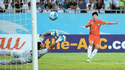 [사진] 우즈베크전 0대 0 … 한국, 힘겹게 9연속 월드컵 본선 진출