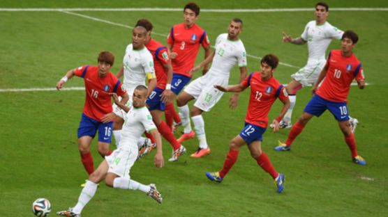브라질에서 한국 눌렀던 알제리 축구, 러시아 월드컵 본선 실패