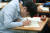 서울 청운동 경복고등학교 3학년 학생이 1교시 시험 시작 전 답안지에 이름을 쓰고 있다. 박종근 기자