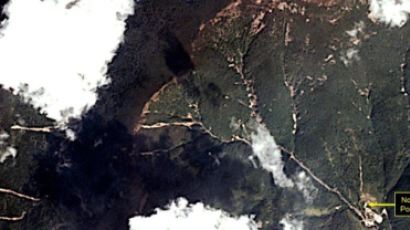 38노스, 핵실험 후 첫 위성사진 공개…"광범위 지역서 산사태 발생"