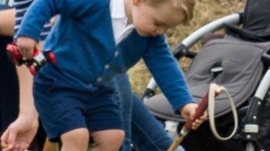 영국 조지 왕자, 학비 2700만원 사립 초등학교에 첫 등교 