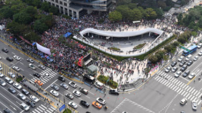 홍준표 "10만 집회 성공...언론·경찰 쯔쯔쯔"