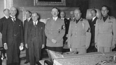 [채인택의 글로벌 줌업] 히틀러에 평화 구걸 체임벌린 … 2차대전 부른 ‘뮌헨의 교훈’