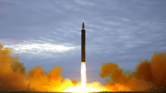  패키지 도발이냐, 반발이냐…17일 만의 미사일 발사 북한 의도는