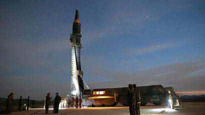 북, 17일 만의 화성-12형 발사 뭐가 달라졌나…북한 발표로 본 기술적 특성