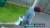 지난 15일(현지시간) 영국 런던 파슨스 그린역에서 발생한 사제폭발물 테러 용의자가 폭발물로 추정되는 물체가 담긴 대형봉투를 들고 가는 모습. [사진 CCTV 캡처]