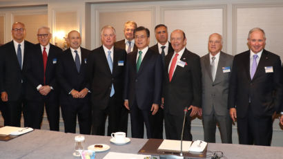 미국 금융계 리더들 만난 文 대통령 "한국에 투자해달라"