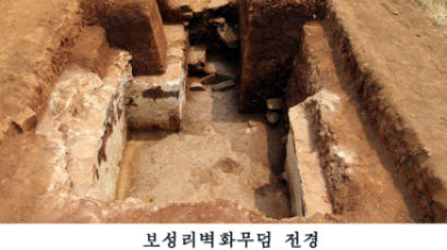 北, "고구려 벽화무덤 새로 발굴"...3세기 축조