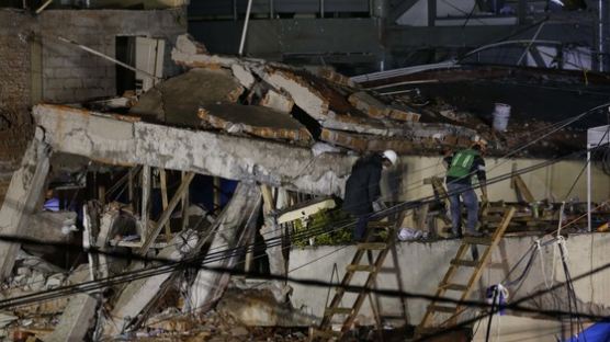 멕시코 지진 참사의 희망 '프리다 소피아'는 가짜였다