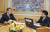 2006년 중앙일보와 인터뷰하는 빅토르 유셴코 우크라이나 대통령(왼쪽).오른쪽은 당시 본지 유철종 특파원 [중앙포토]