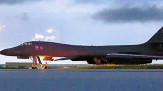 [속보] 국정원 "北, 美 B-1B 출격 몰라…10월 미사일 발사 가능성"