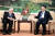 김현종 본부장은 유대인으로 재러드 쿠슈너 백악관 선임고문(트럼프 대통령 사위)에게 많은 조언을 하는 것으로 전해진 헨리 키신저 전 국무장관을 28일(현지시간) 뉴욕에서 만난다. 사진은 키신저 전 장관(왼쪽)이 지난해 12월 2일 중국 인민대회당에서 시진핑 중국 국가주석을 만나고 있는 모습.