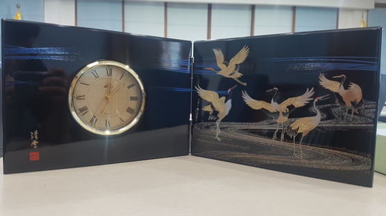 지사님 시계, 청장님 러시아공예품 … 대전 ‘위아자’ 장터, 나눔 열기 후끈
