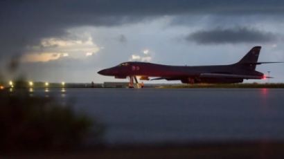 B-1B전략폭격기 원산 앞바다 위협 비행 북, "추호도 묵과할 수 없는 반공화국 도발”