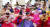 2013년 추석을 사흘 앞둔 9월16일 부산 남구 부산시여성회관에서 열린 ‘추석맞이 결혼이민자 음식 만들기 및 여절교육’에 참가한 결혼이주여성들이 큰절하는 법을 배우고 있다.송봉근 기자