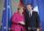 앙겔라 메르켈 독일 총리(왼쪽)와 에마뉘엘 마크롱 프랑스 대통령. [AP=연합뉴스]