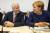 앙겔라 메르켈 독일 총리(오른쪽)과 기독사회당 호르스트 제호퍼 대표. [EPA=연합뉴스]
