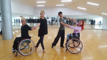 [굿모닝 내셔널]우리가 휠체어를 타고 춤을 추는 이유…국내 유일 장애인 댄스스포츠 실업팀 훈련장 가보니