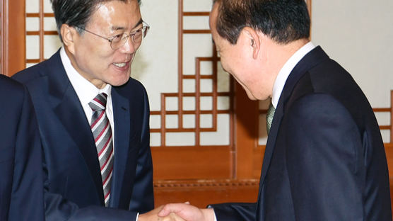 “헌재소장 권한대행 지속은 헌법위반”…‘김이수 체제’ 맹공 퍼붓는 야권